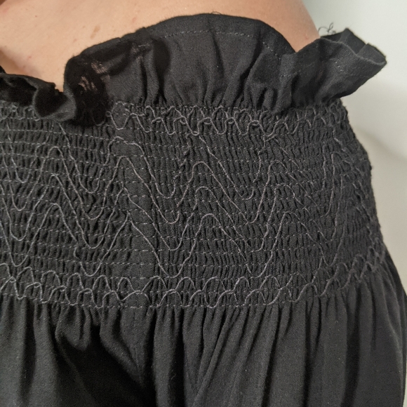 NWT ~ PAPARAZZI BY BIZ Off-the-shoulder Lace Top - Picture 4 of 10